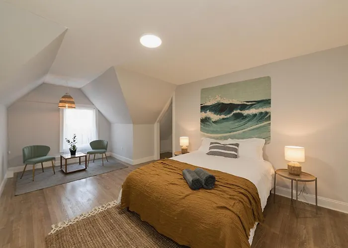 Urban Oasis In Beautiful East Rock Free Parking Yale Adjasent