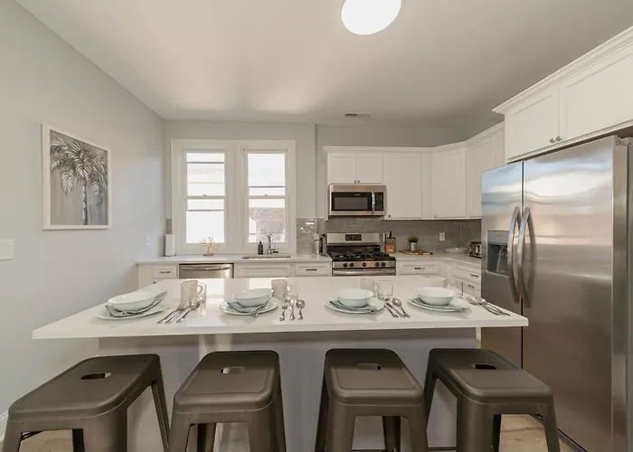Urban Oasis In Beautiful East Rock Free Parking Yale Adjasent