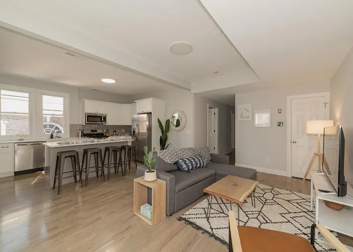 Urban Oasis In Beautiful East Rock Free Parking Yale Adjasent